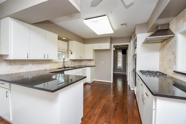 Building Photo - 5531 Yarwell Dr