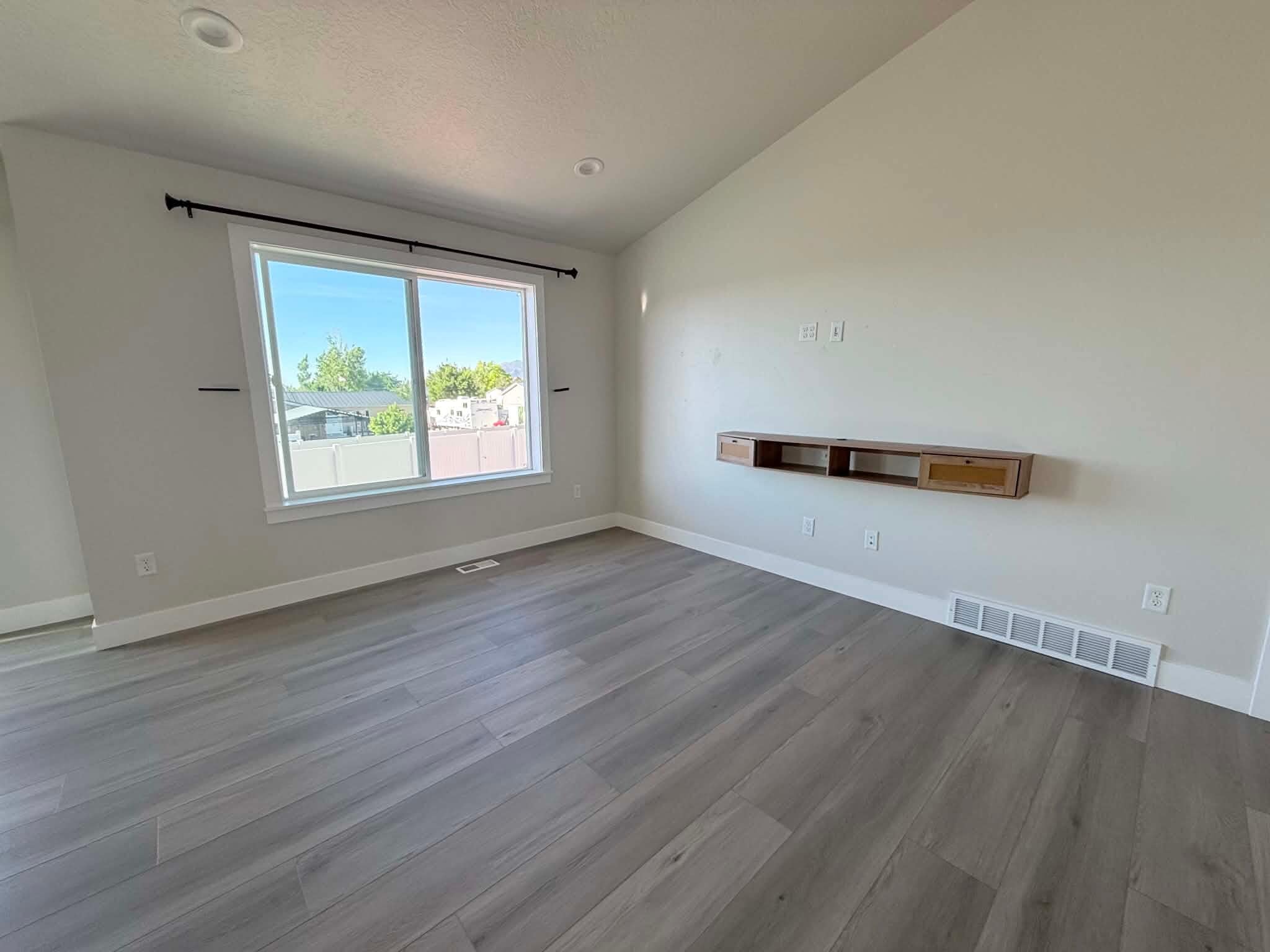 Building Photo - 726 W 580 S