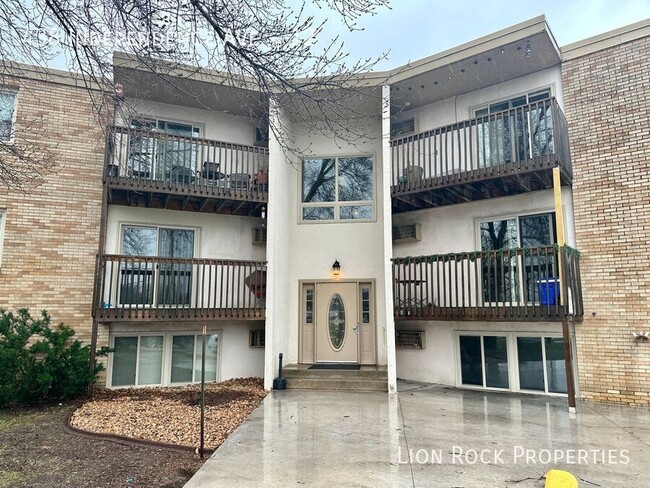 Building Photo - Charming Two Bedroom with Balcony in Champ...