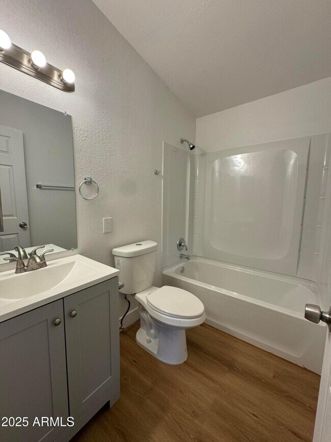 Building Photo - 2020 E Arbor Ave