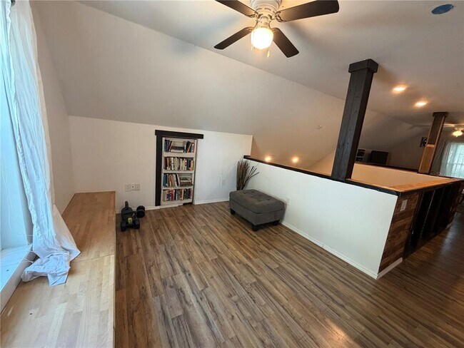 Building Photo - 2516 3rd Ave S