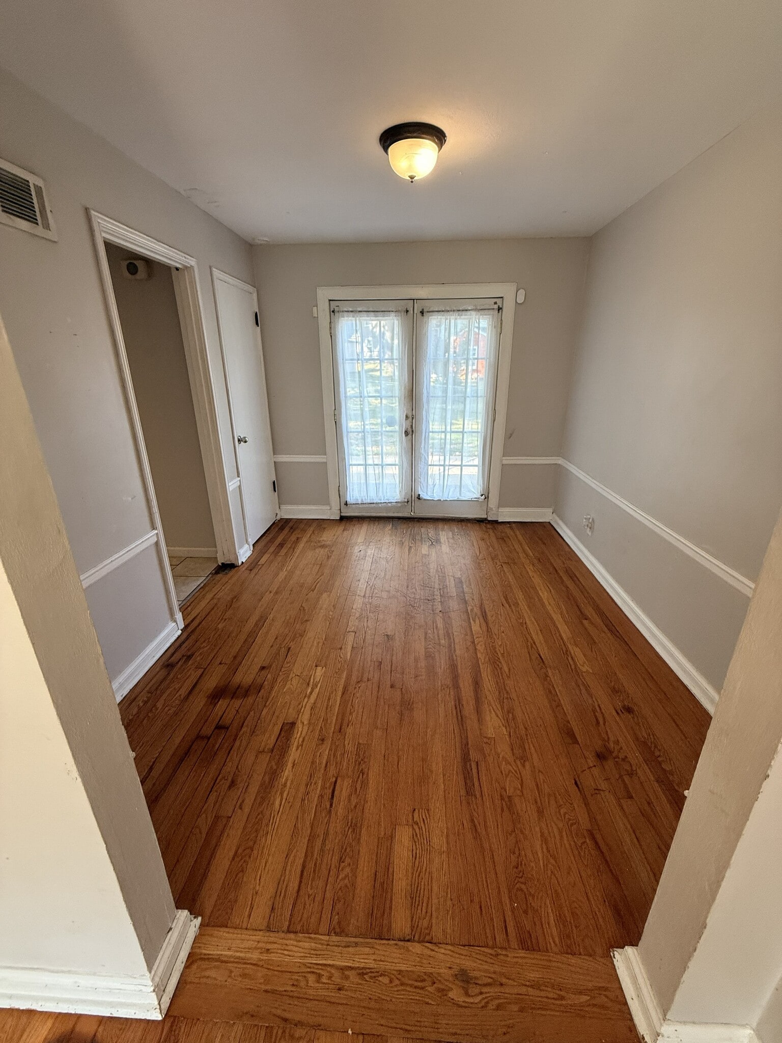 Building Photo - 6915 Foxcroft Dr