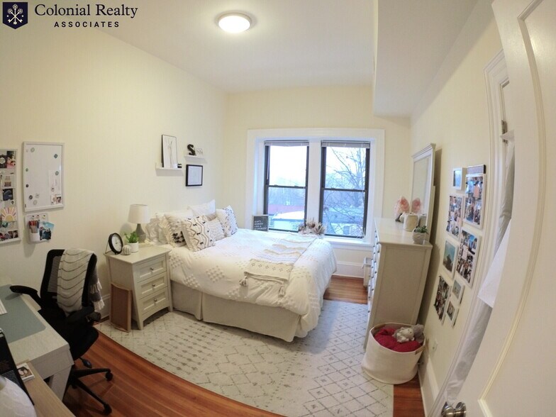 Primary Photo - 1463 Beacon St