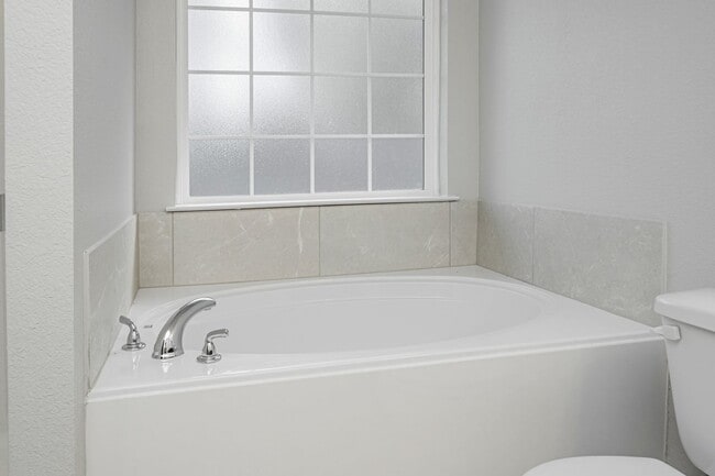 Building Photo - Your perfect escape from the hustle and bustle!