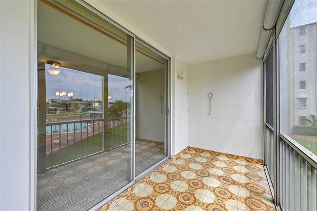 Building Photo - 2859 Leonard Dr