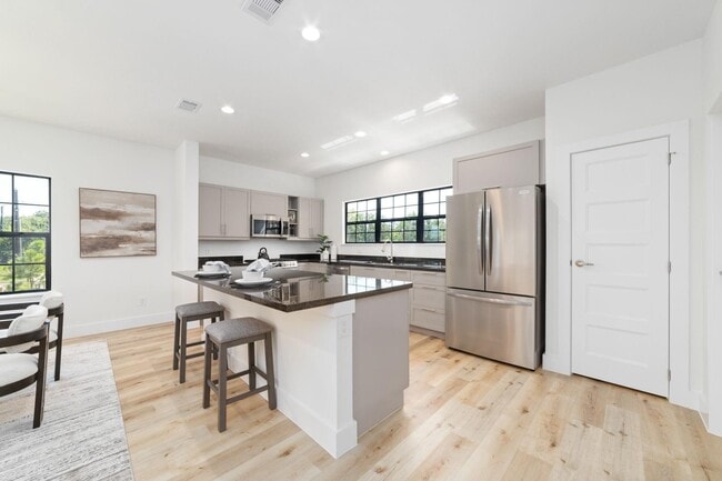 Building Photo - 11936 N Hoa Sen Cir