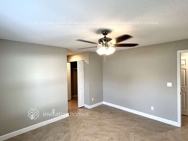 Building Photo - 2677 SW Fair Isle Rd