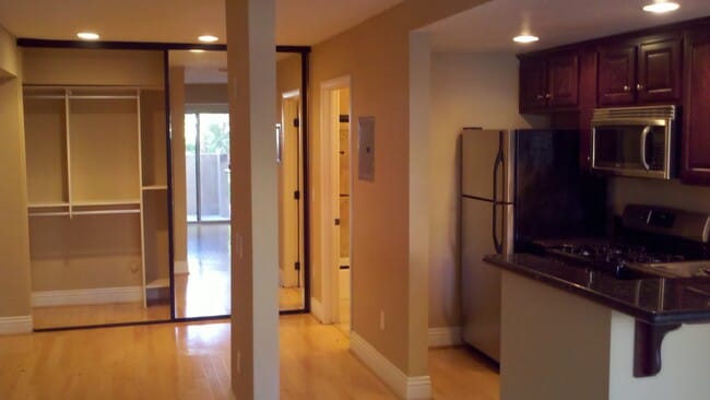 Building Photo - Gorgeous Studio in the Venetian Community ...