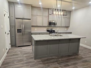 Building Photo - 514 E Chase St