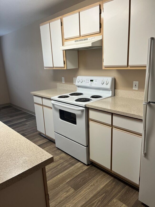 Interior Photo - Trailside