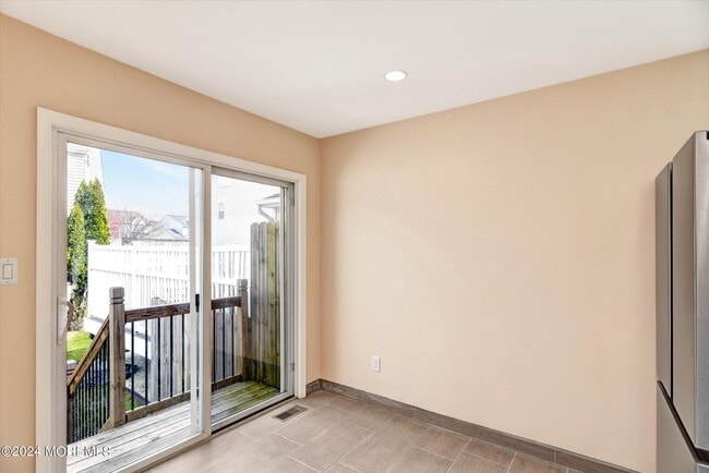 Building Photo - 43 Hummingbird Ct