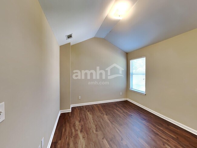 Building Photo - 191 Southwind Ln