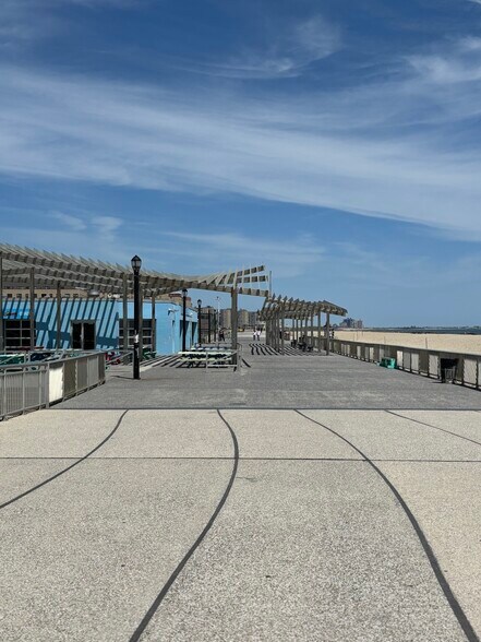 Building Photo - 130 Beach 98th St