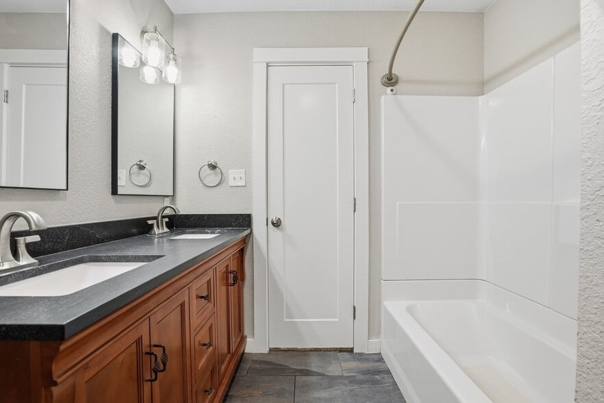 Hall Bath - 14548 W 19th St S