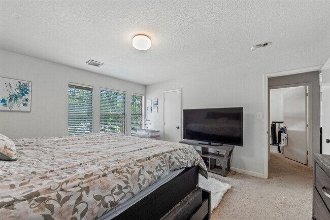 Building Photo - 17142 Carshalton Ct