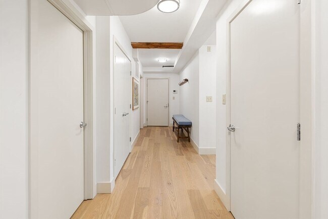 Building Photo - 22 Cottage Park Ave