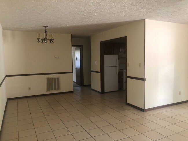 Building Photo - 111 Williamson St