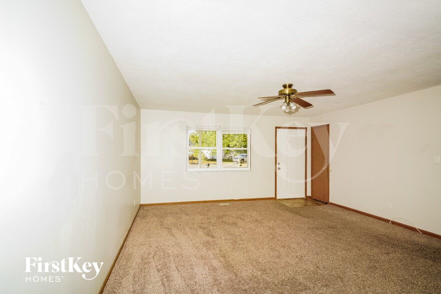 Building Photo - 8631 Pleasant Creek Ct