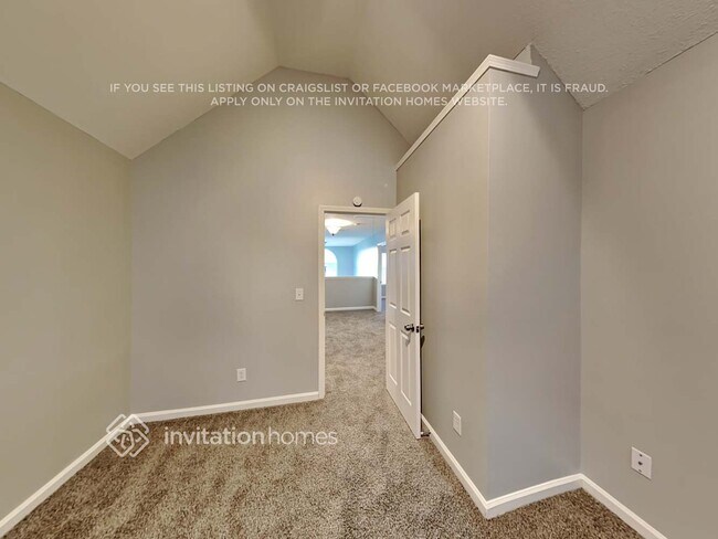 Building Photo - 6950 Foxmoor Way