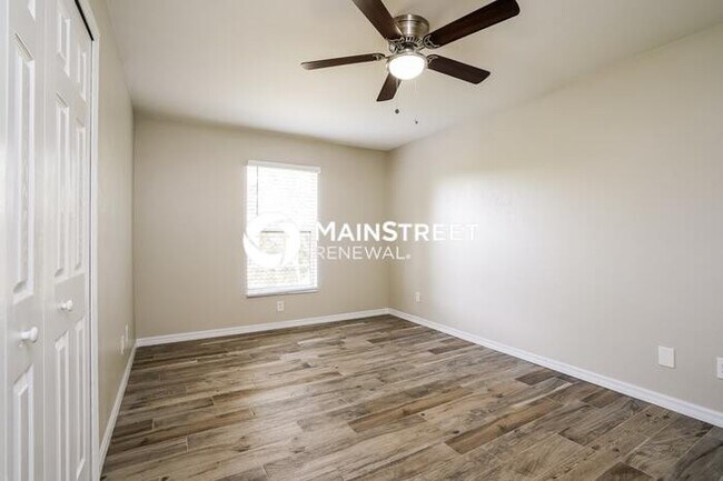 Building Photo - 3 Bedroom Pet-Friendly Home in Cape Coral, FL with Main Street Renewal