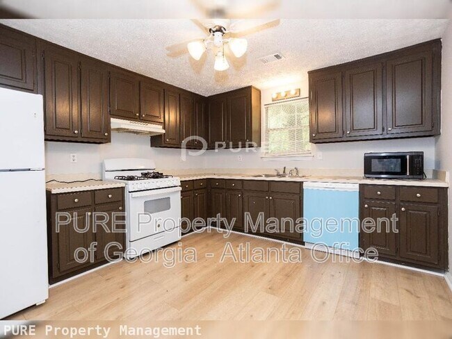 Building Photo - 2414 Leeward Ct