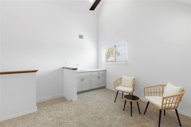 Building Photo - 307 Sterling St