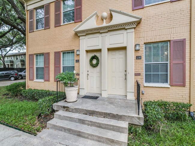 Building Photo - 4739 Bradford Dr