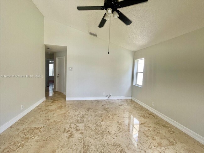 Building Photo - 808 Stanton Dr