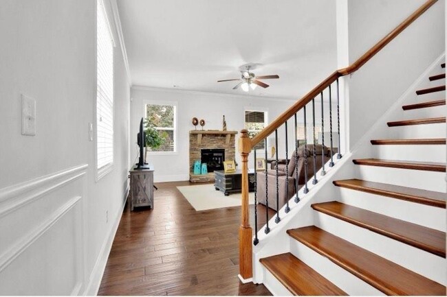 Building Photo - 6651 Rivergreen Rd