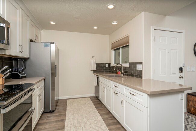 Building Photo - 11260 N 92nd St