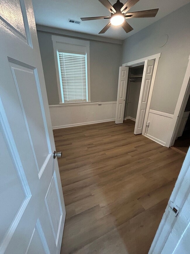 Building Photo - 98 Lee Ave