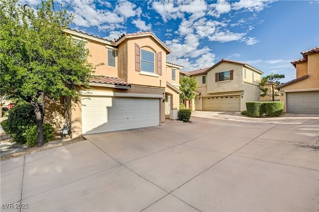 Building Photo - 10425 MIHELA Ave