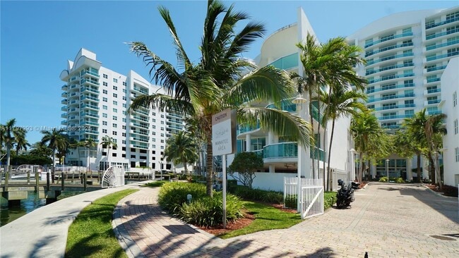 Building Photo - 7918 Harbor Island Dr
