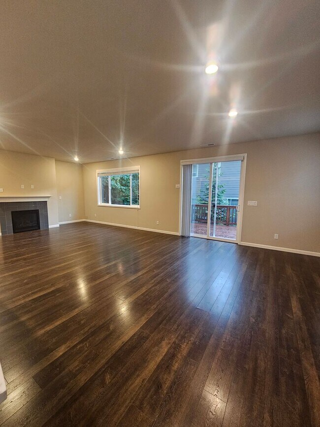 Building Photo - Spacious 5 Bedroom in Convenient North Creek Ridge, Bothell Location
