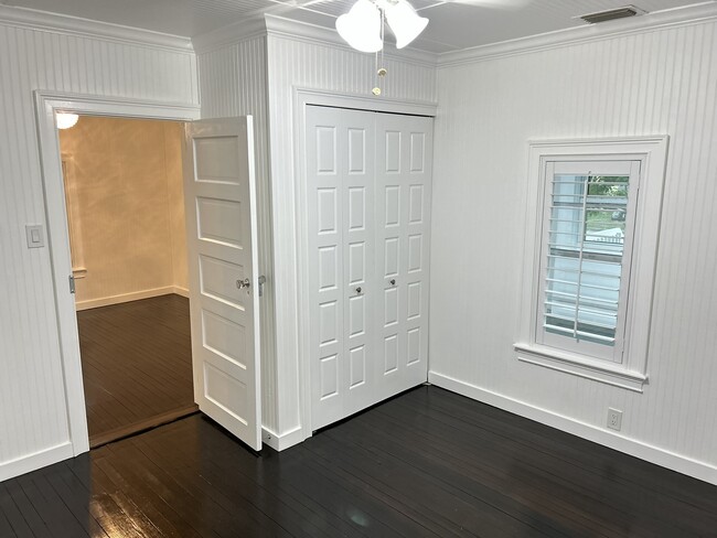 Building Photo - 221 Durrance St