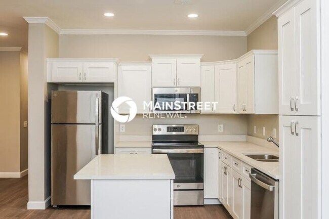 Building Photo - 2720 13th Ave S