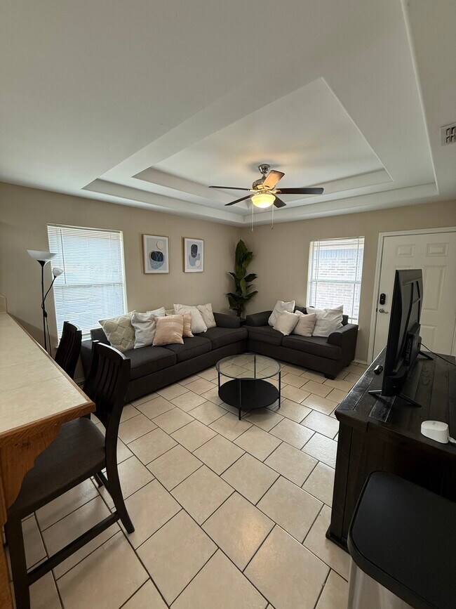 Unit D: Living Room - 302 W Amy Dr