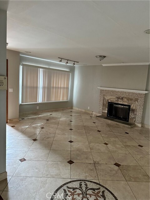 Building Photo - 4701 Sharon Dr