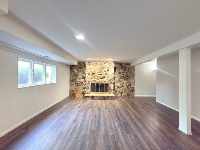 Building Photo - 7826 Dunham Rd