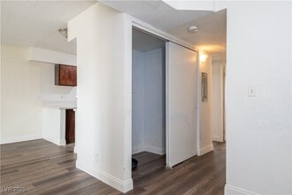 Building Photo - 25 Gold Bar Ct