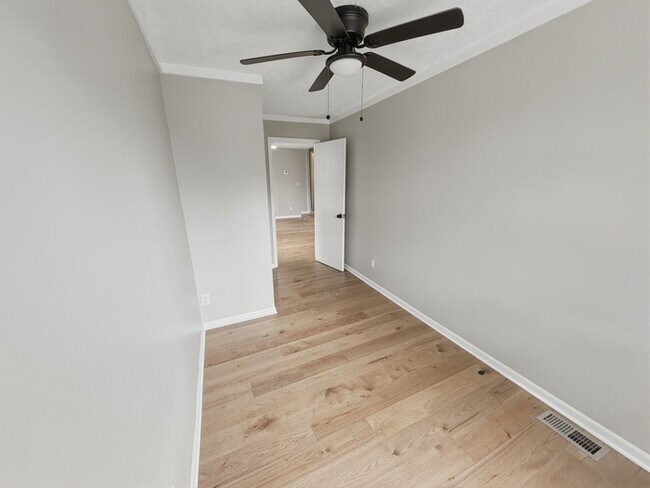 Building Photo - 1321 Hermes Ave