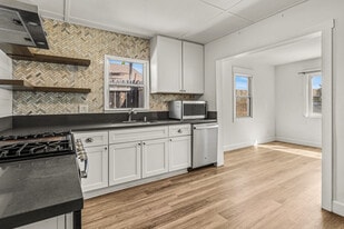 Building Photo - 1070 10th St