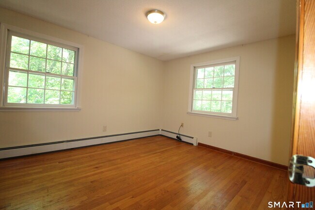 Building Photo - 67 Mulberry Rd