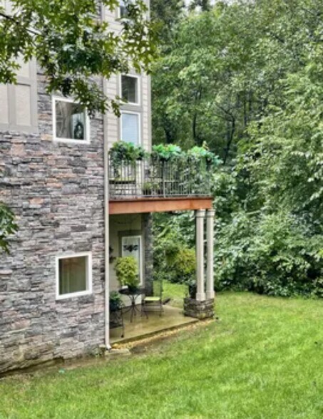 Building Photo - 320 Old Hickory Blvd