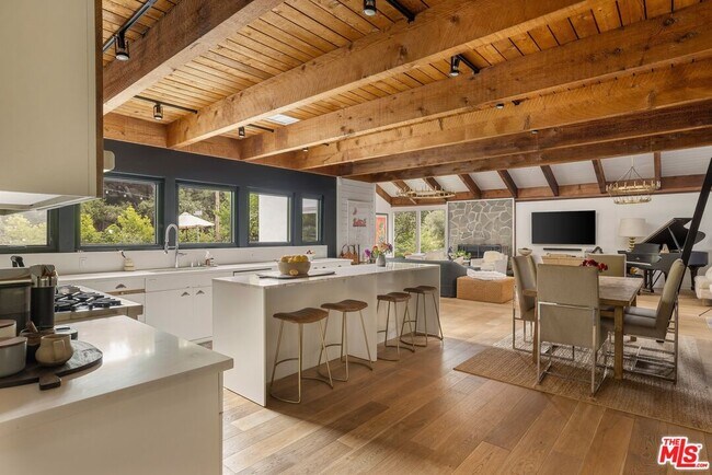 Building Photo - 959 Crater Oak Dr