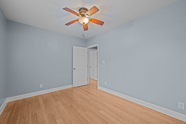 Building Photo - Beautiful Country Home off Madam Moores Ln with Large Yard