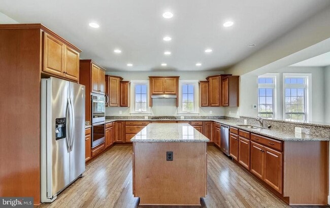 Building Photo - 14673 Falconaire Pl