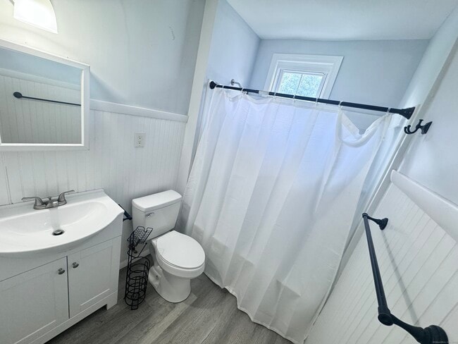 Building Photo - 26 Bradley Ave