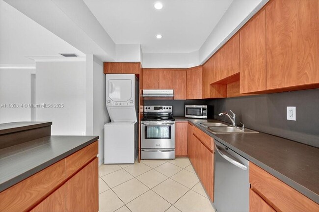 Building Photo - 349 Santander Ave