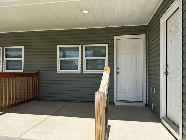 Building Photo - 2 bedroom 2.5 bath Townhouse in Hope Mills